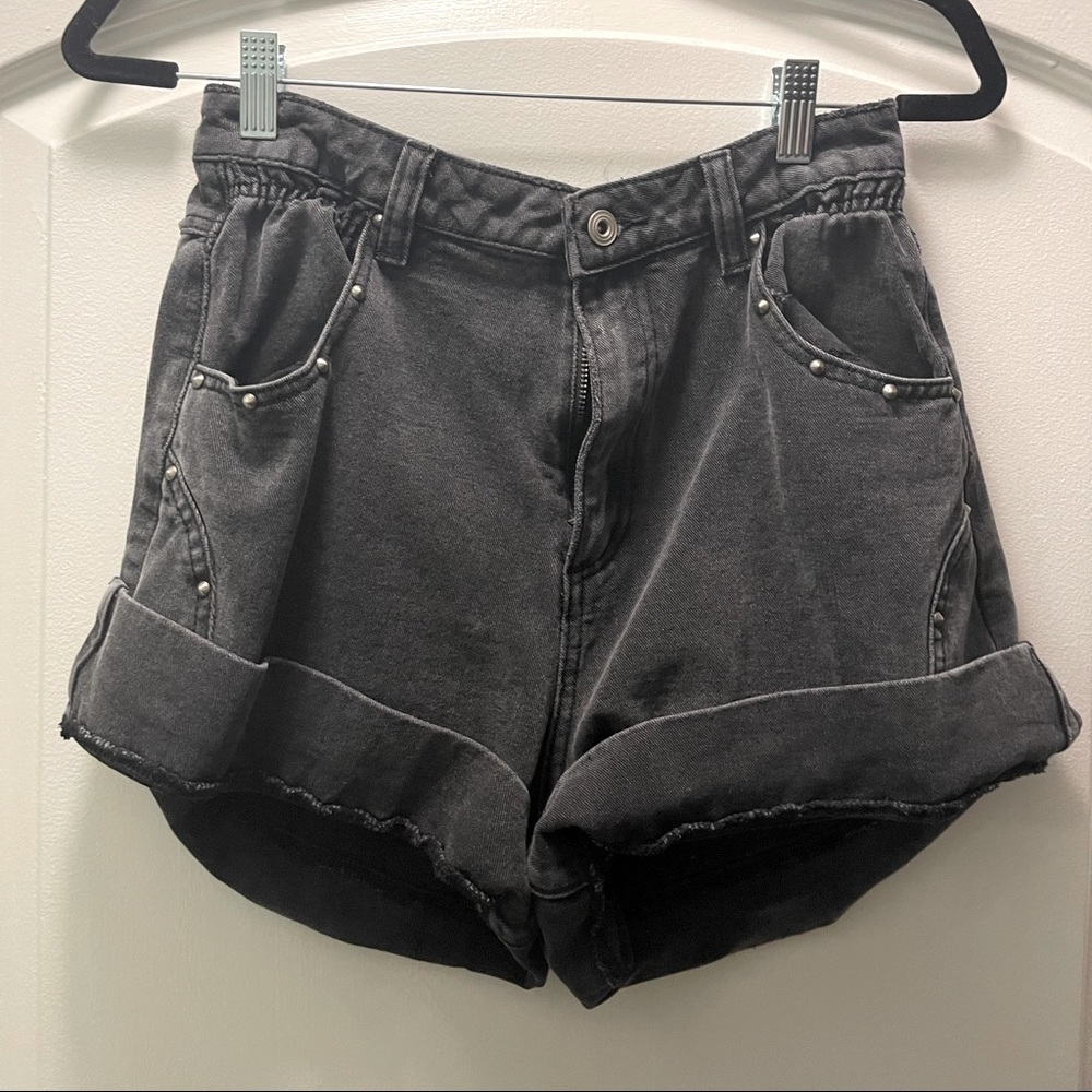 Tiger Mist Black Shorts